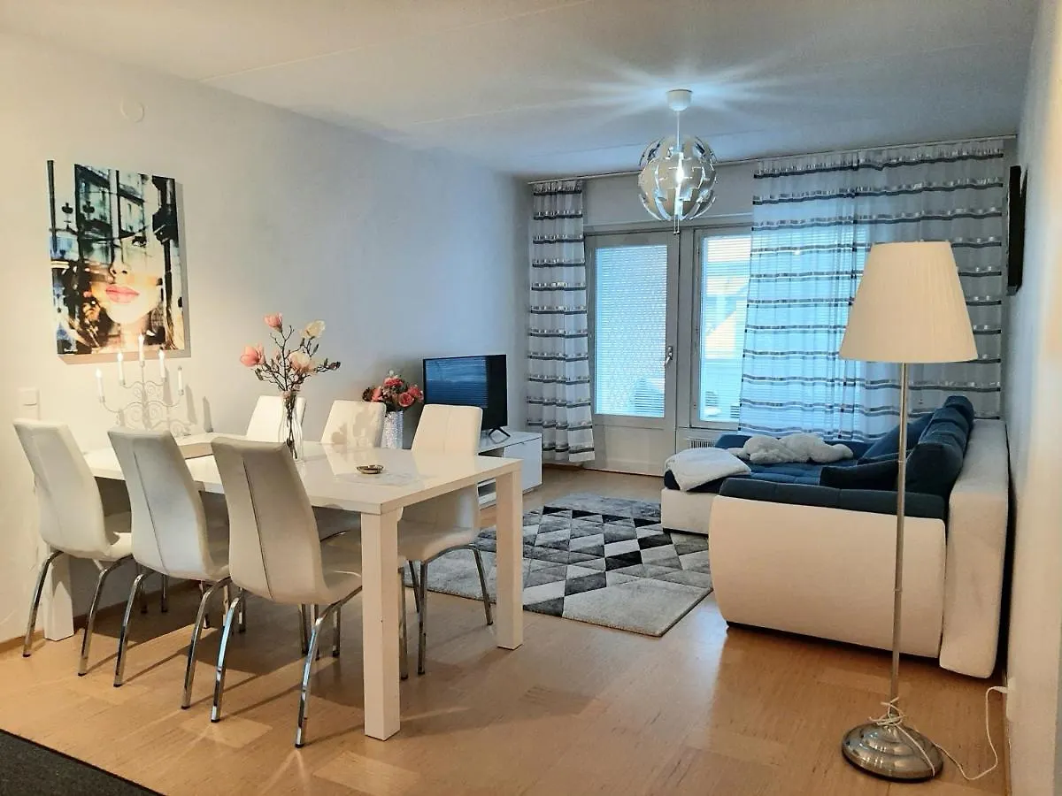 Go Happy Home Apartments Хельсинки