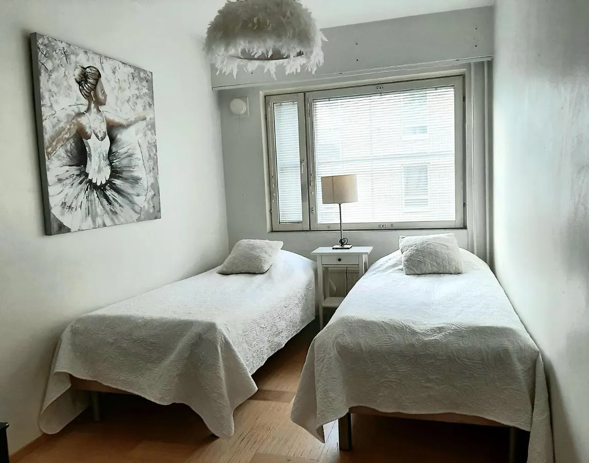 Go Happy Home Apartments Хельсинки